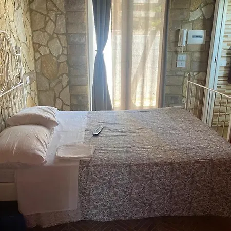 Paola Nocleg ze śniadaniem 4*