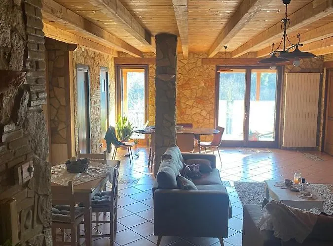 ベッド・アンド・ブレックファスト Paola Villa San Leonardo